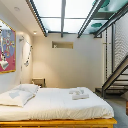 Stunning 2bd Duplex In The Heart Of Montmartre Apartment *