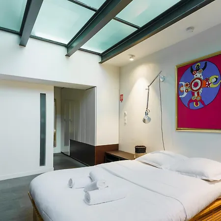 Stunning 2bd Duplex In The Heart Of Montmartre *