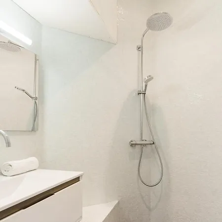 Stunning 2bd Duplex In The Heart Of Montmartre * Paris