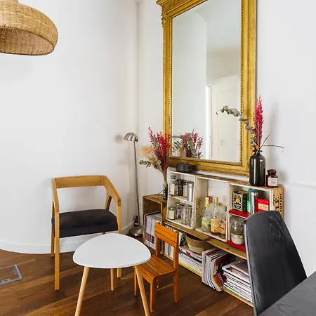 Stunning 2bd Duplex In The Heart Of Montmartre Apartment *