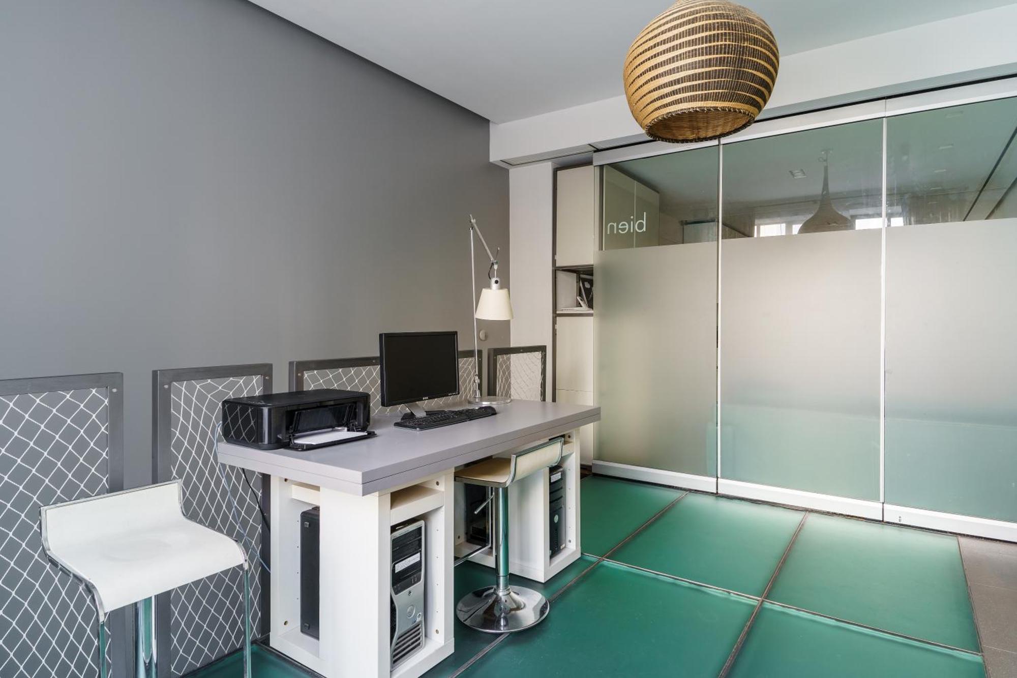 Stunning 2bd Duplex In The Heart Of Montmartre